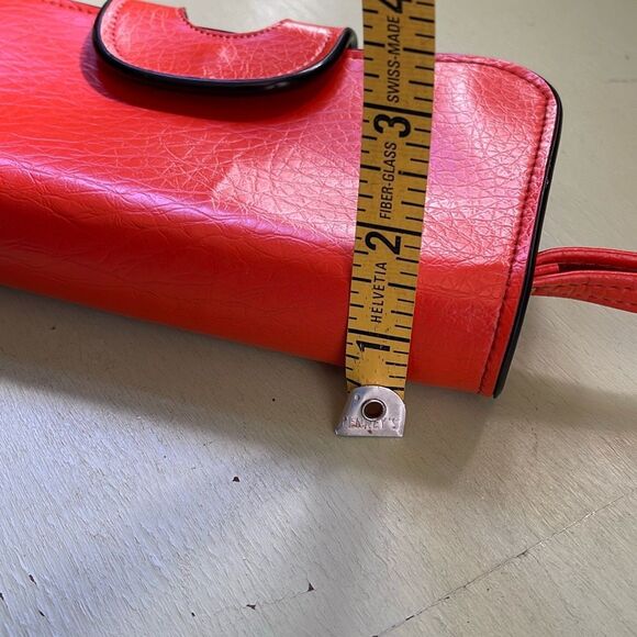 Vintage 1960’s70’s orange faux leather wristlet. - Picture 15 of 16